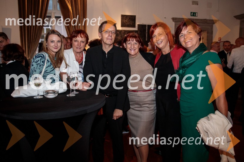  ... ;  ... ;  ... ;  ... ;  Jerneja  Kamnikar, ustanoviteljica in direktorica Vivo Catering;  ... V objemu Lahinje, tamburaška opera