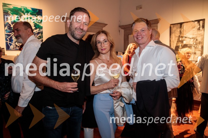  Mladen Lulič, Paidea Events;  Mojca Vran, zobodravnica;  Robert Klun, arhitektV objemu Lahinje, tamburaška opera