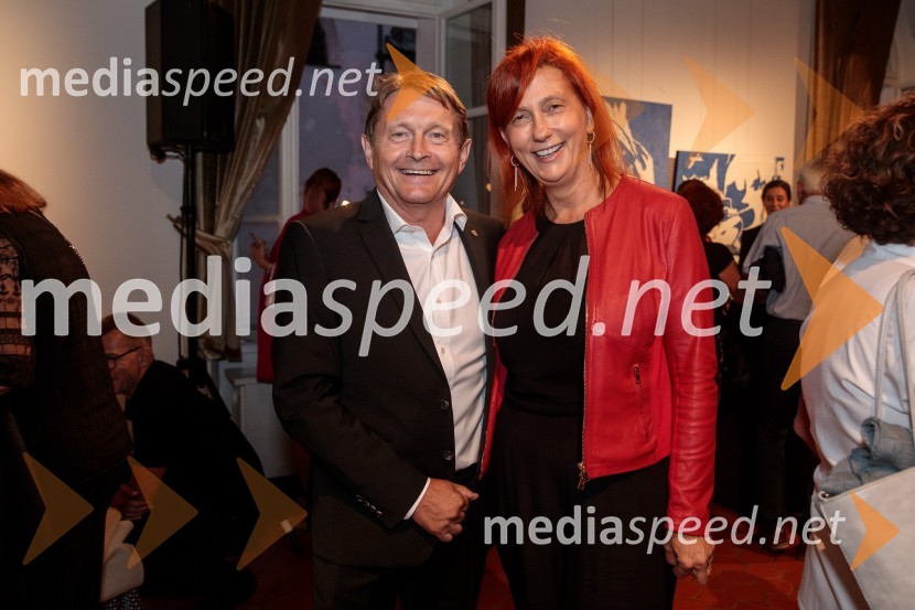  Andrej Kavšek, župan, Občina Črnomelj;  Jerneja  Kamnikar, ustanoviteljica in direktorica Vivo CateringV objemu Lahinje, tamburaška opera