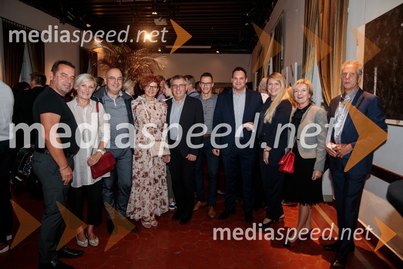 V objemu Lahinje, tamburaška opera