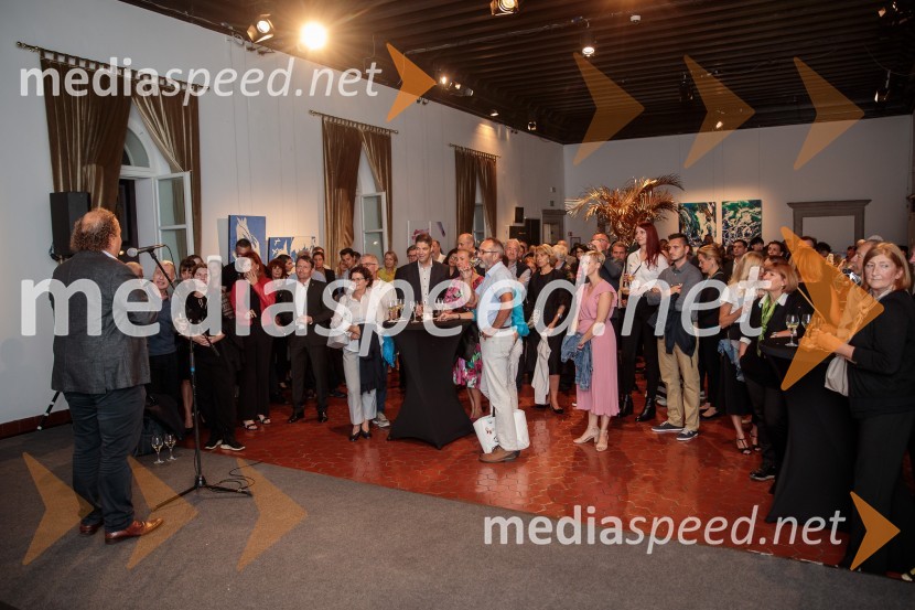  Darko  Brlek, direktor in umetniški vodja, Festival LjubljanaV objemu Lahinje, tamburaška opera