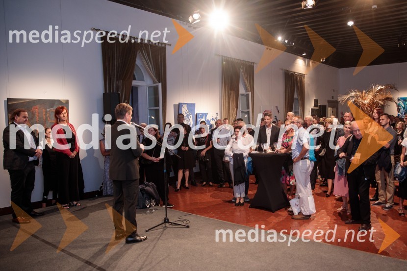  Andrej Kavšek, župan, Občina ČrnomeljV objemu Lahinje, tamburaška opera