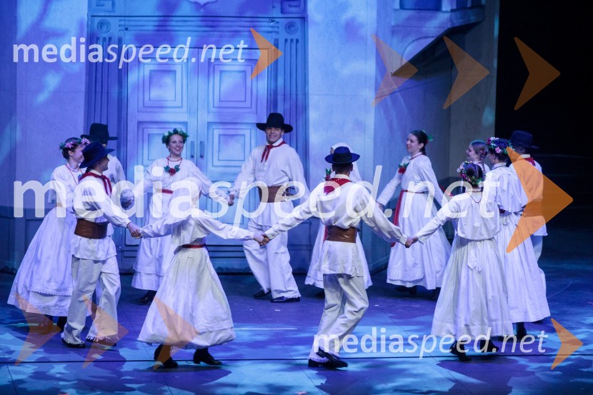 V objemu Lahinje, tamburaška opera