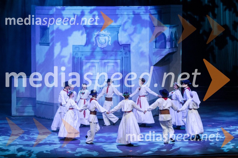 V objemu Lahinje, tamburaška opera