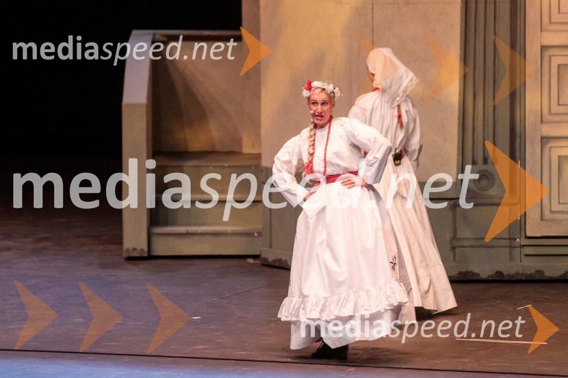  Nataša Zupan, sopranistkaV objemu Lahinje, tamburaška opera