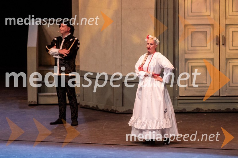  Domingo Stasi, operni pevec;  Nataša Zupan, sopranistkaV objemu Lahinje, tamburaška opera