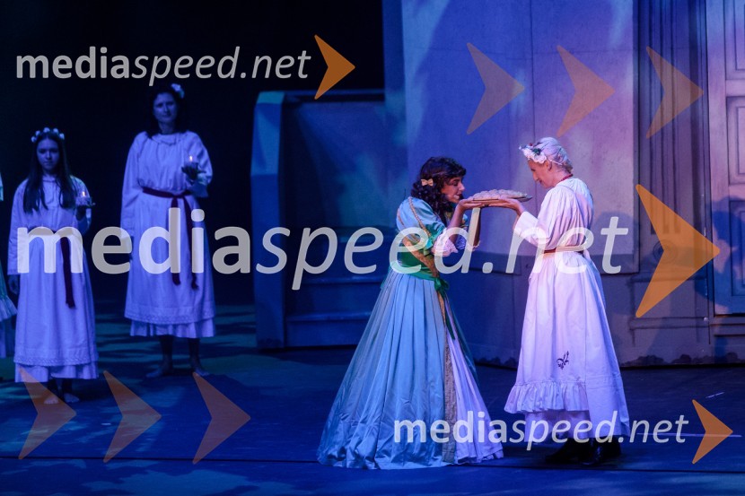  Sara Žuvela, operna pevka;  Nataša Zupan, sopranistkaV objemu Lahinje, tamburaška opera