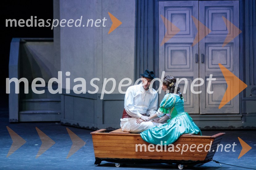  Gregor Ravnik, pevec;  Sara Žuvela, operna pevkaV objemu Lahinje, tamburaška opera