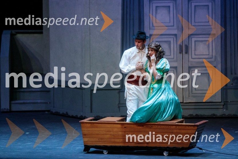  Gregor Ravnik, pevec;  Sara Žuvela, operna pevkaV objemu Lahinje, tamburaška opera