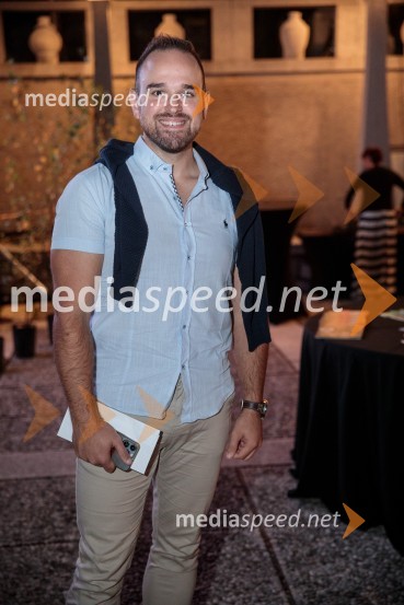  Žiga Lakner, pevecV objemu Lahinje, tamburaška opera