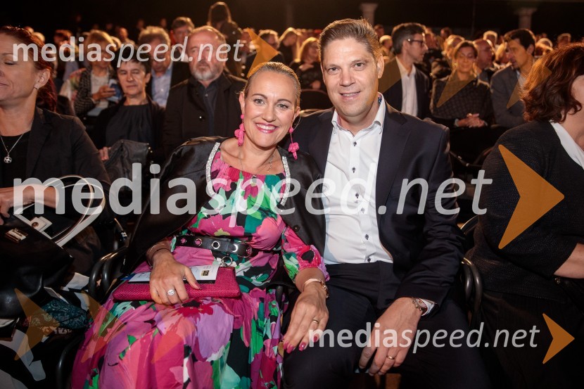  Nikolina Rozman;  Rok RozmanV objemu Lahinje, tamburaška opera