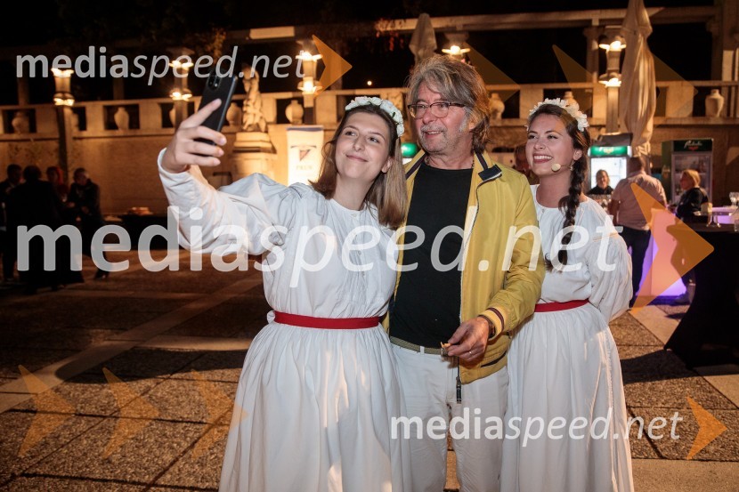  ... ;  Robert Pešut - Magnifico, glasbenik;  ... V objemu Lahinje, tamburaška opera