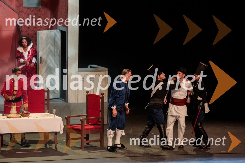  Dejan Heraković, pevec;  Irena Yebuah Tiran, operna pevka;  Željko Andrić, pevec;  ... ;  Gregor Ravnik, pevec;  ... V objemu Lahinje, tamburaška opera