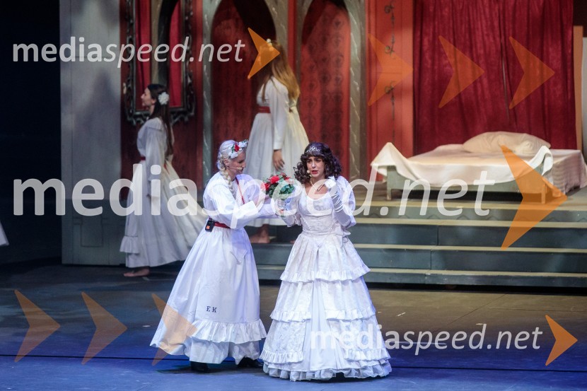  Nataša Zupan, sopranistka;  Sara Žuvela, operna pevkaV objemu Lahinje, tamburaška opera