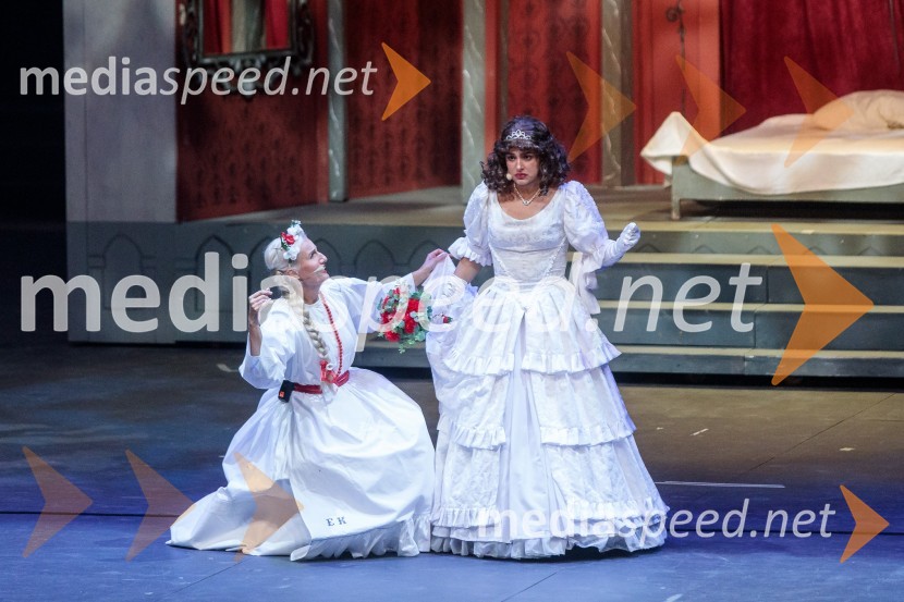  Nataša Zupan, sopranistka;  Sara Žuvela, operna pevkaV objemu Lahinje, tamburaška opera