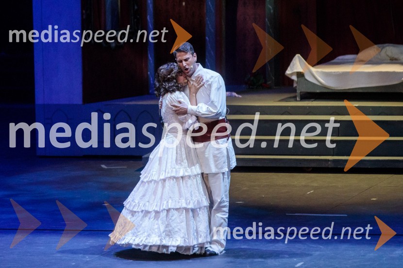  Sara Žuvela, operna pevka;  Gregor Ravnik, pevecV objemu Lahinje, tamburaška opera