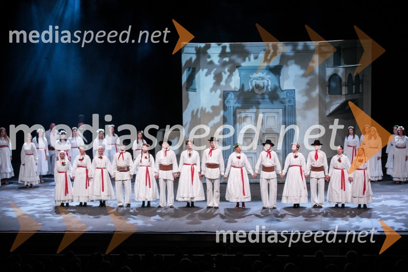 V objemu Lahinje, tamburaška opera