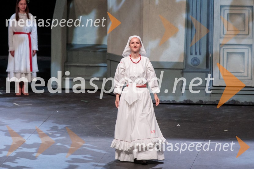  Sabina Gruden, pevkaV objemu Lahinje, tamburaška opera