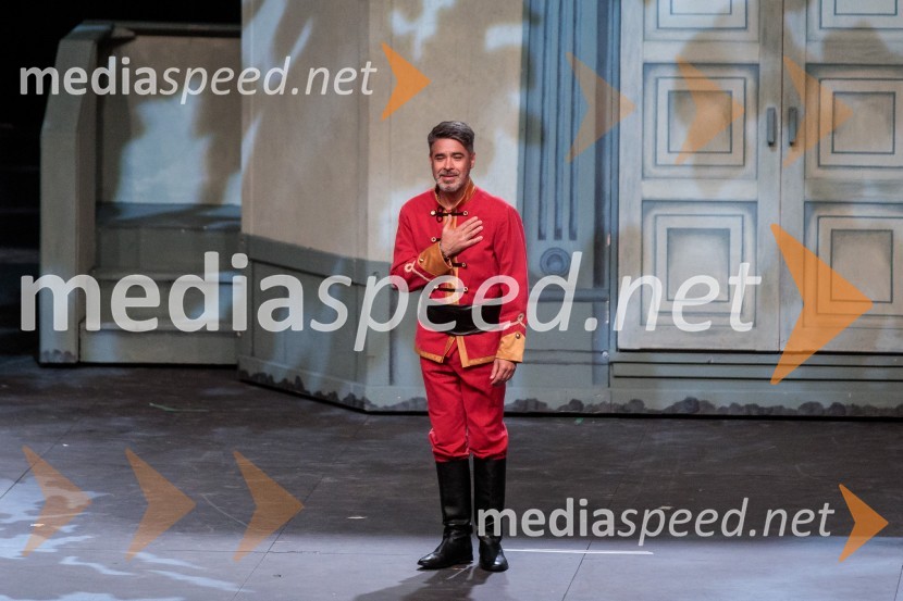  Dejan Heraković, pevecV objemu Lahinje, tamburaška opera