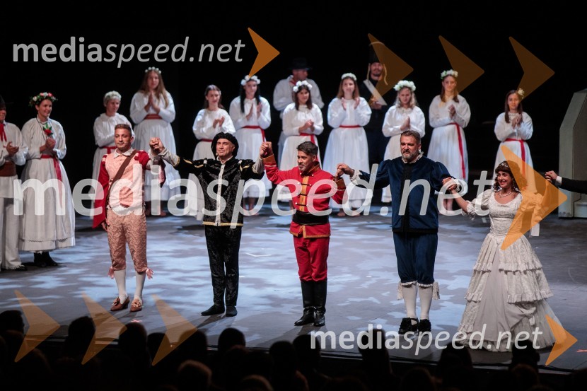  Tom Kobe, pevec;  Domingo Stasi, operni pevec;  Dejan Heraković, pevec;  Željko Andrić, pevec;  Sara Žuvela, operna pevkaV objemu Lahinje, tamburaška opera