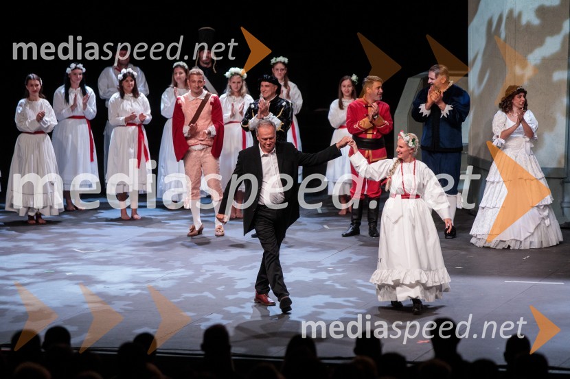  ... ;  Nataša Zupan, sopranistkaV objemu Lahinje, tamburaška opera