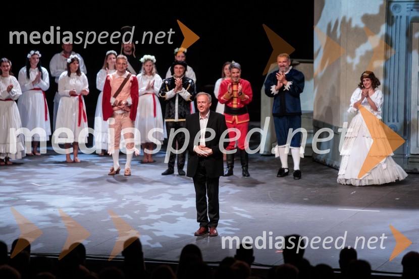 V objemu Lahinje, tamburaška opera