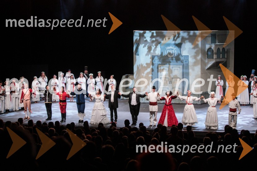 V objemu Lahinje, tamburaška opera