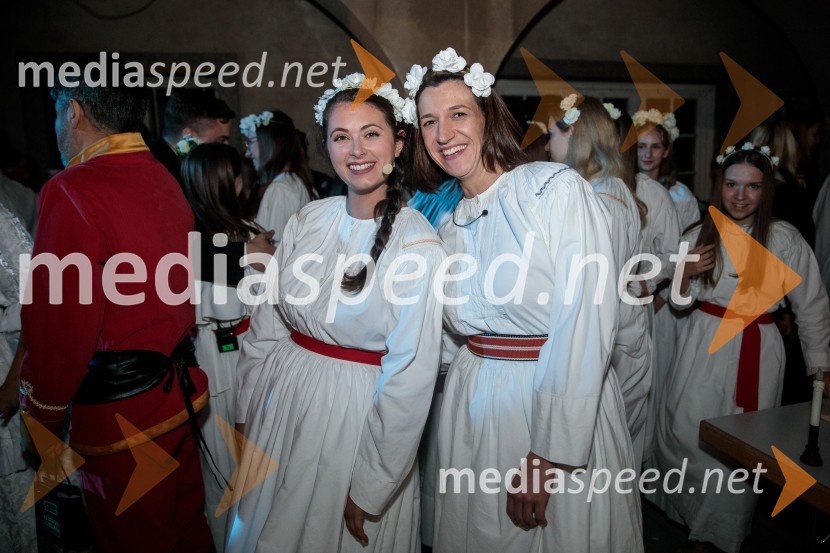 V objemu Lahinje, tamburaška opera