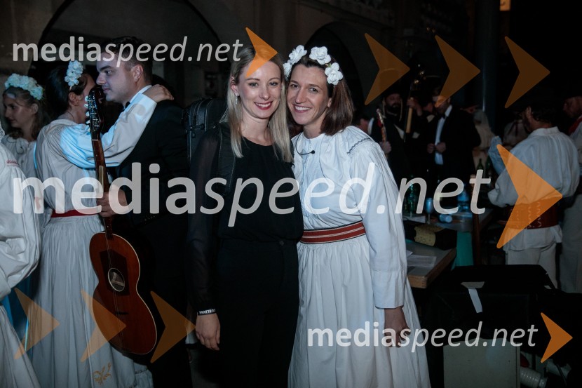 V objemu Lahinje, tamburaška opera