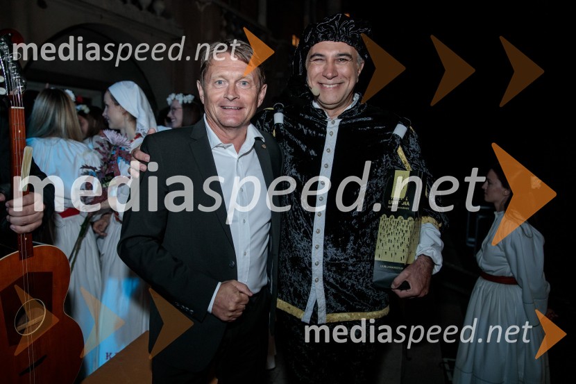  Andrej Kavšek, župan, Občina Črnomelj;  Domingo Stasi, operni pevecV objemu Lahinje, tamburaška opera