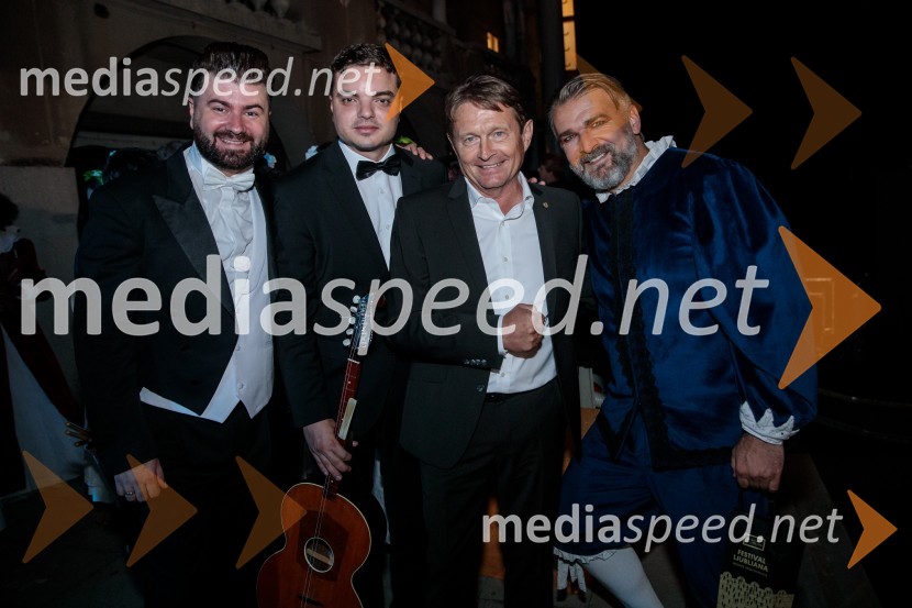  Gregor Zagorc, skladatelj, dirigent;  ... ;  Andrej Kavšek, župan, Občina Črnomelj;  Željko Andrić, pevecV objemu Lahinje, tamburaška opera