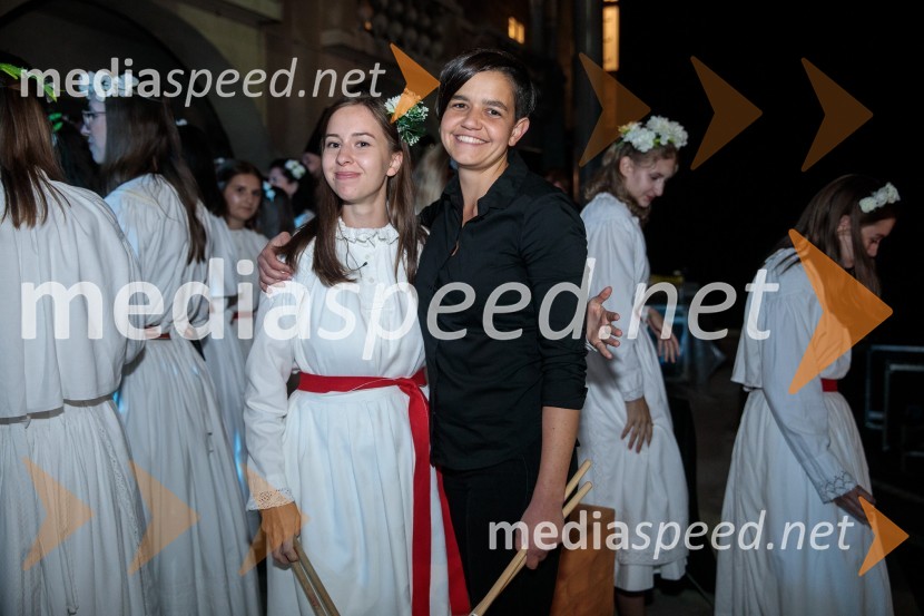  Hana Flajnik;  Katarina KuharV objemu Lahinje, tamburaška opera