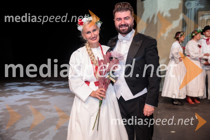  Nataša Zupan, sopranistka;  Gregor Zagorc, skladatelj, dirigentV objemu Lahinje, tamburaška opera