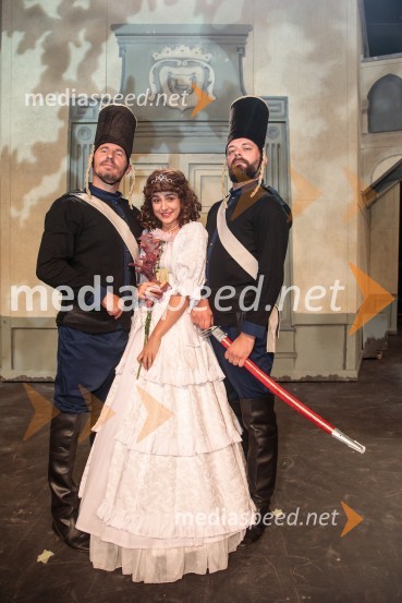  ... ;  Sara Žuvela, operna pevka;  ... V objemu Lahinje, tamburaška opera