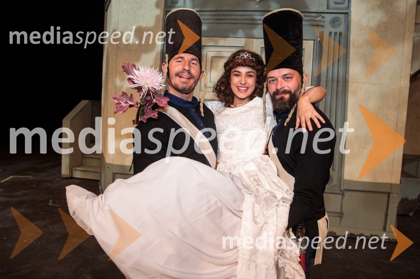  ... ;  Sara Žuvela, operna pevka;  ... V objemu Lahinje, tamburaška opera