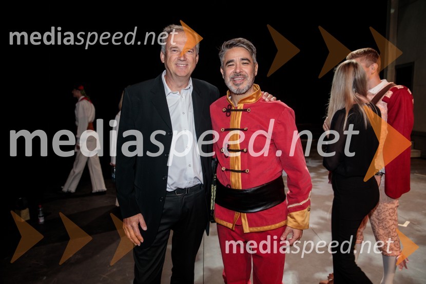  ... ;  Dejan Heraković, pevecV objemu Lahinje, tamburaška opera