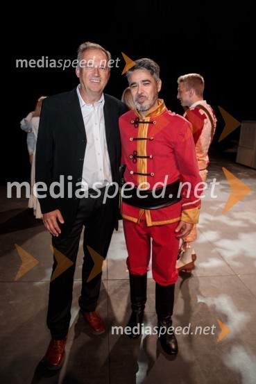  ... ;  Dejan Heraković, pevecV objemu Lahinje, tamburaška opera