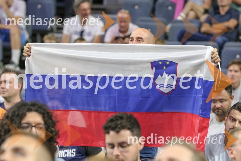 Na navijačih svet stoji, hvala vsem