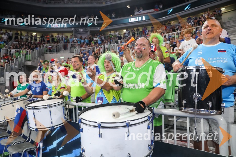 Na navijačih svet stoji, hvala vsem