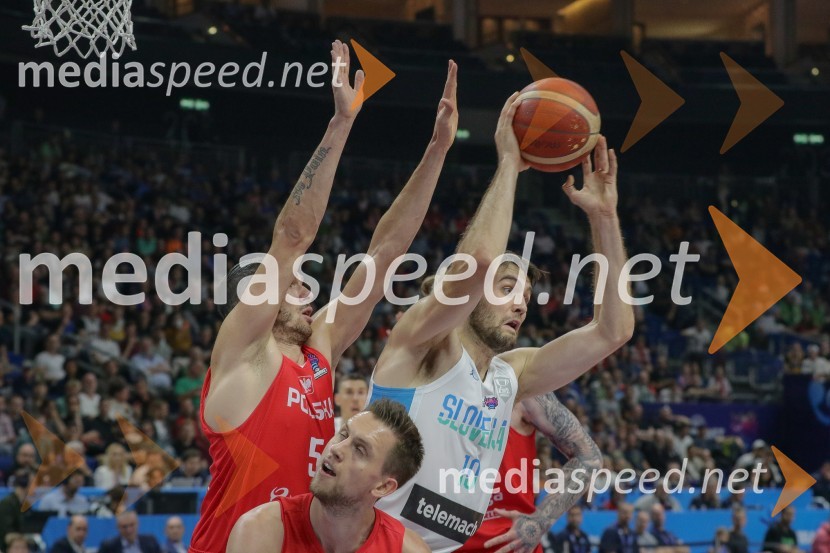  ... ;  Mike Tobey, košarkarSlovenija se je v četrtfinalu poslovila od evropskega prvenstva v košarki