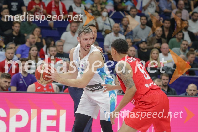  Goran Dragić, košarkar;  ... Slovenija se je v četrtfinalu poslovila od evropskega prvenstva v košarki