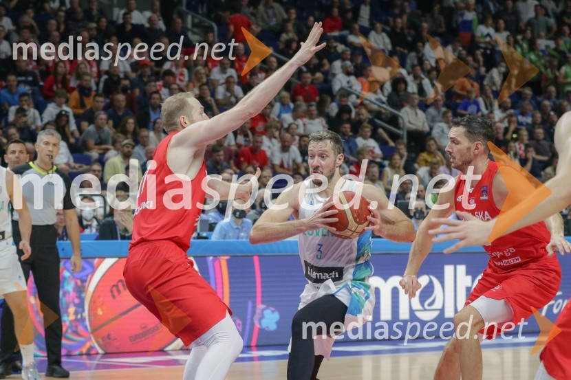  ... ;  Goran Dragić, košarkar;  ... Slovenija se je v četrtfinalu poslovila od evropskega prvenstva v košarki