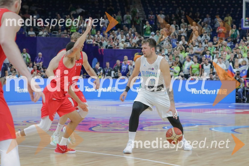  ... ;  Luka  Dončić, košarkarSlovenija se je v četrtfinalu poslovila od evropskega prvenstva v košarki