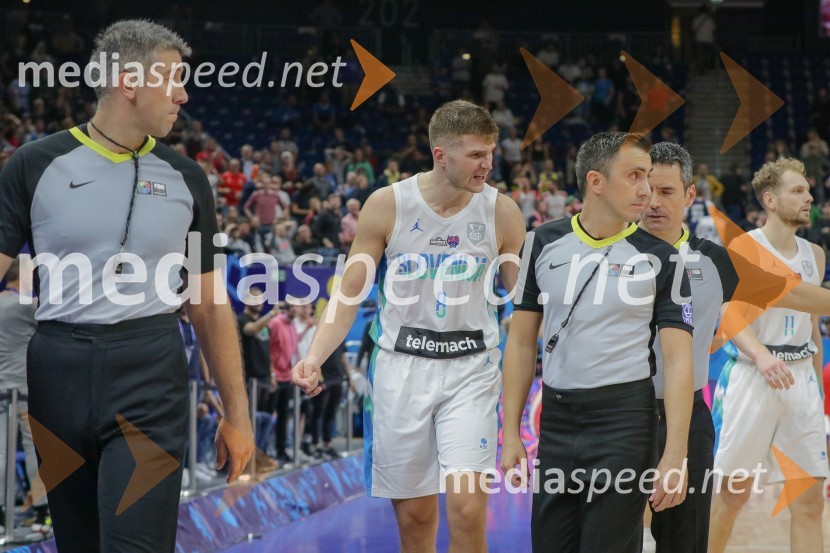  ... ;  Edo Murić, košarkar;  ... Slovenija se je v četrtfinalu poslovila od evropskega prvenstva v košarki