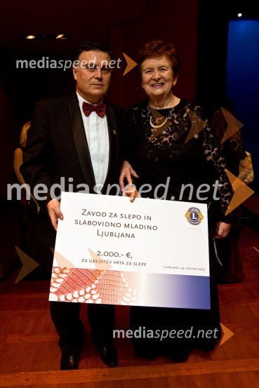Slavko Stošicki, past guverner Lions distrikta 129 Slovenija in Nuša Kerševan, nekdanja ljubljanska županjaVeliki dobrodelni ples Lions kluba Ljubljana