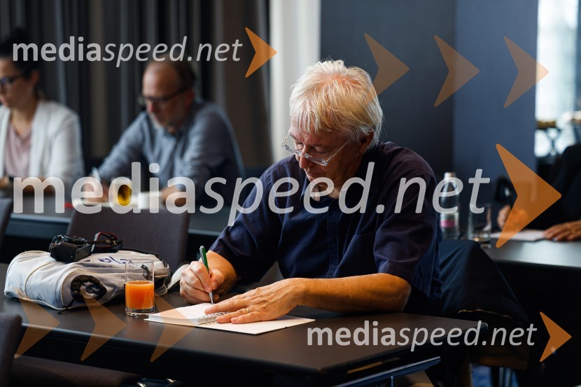 Popolna legalizacija konoplje je največja gospodarska priložnost za Slovenijo, tiskovna konferenca