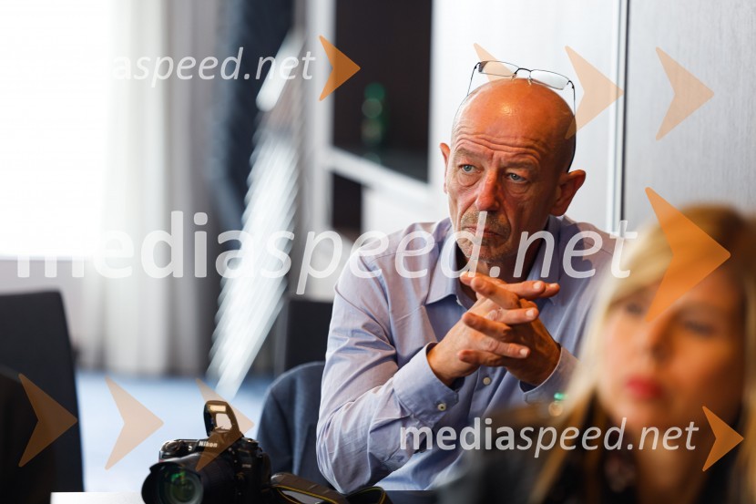 Popolna legalizacija konoplje je največja gospodarska priložnost za Slovenijo, tiskovna konferenca