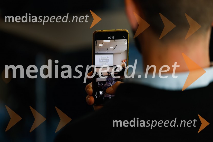 Popolna legalizacija konoplje je največja gospodarska priložnost za Slovenijo, tiskovna konferenca