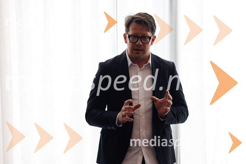  Boštjan Klun, Klun komunikacijePopolna legalizacija konoplje je največja gospodarska priložnost za Slovenijo, tiskovna konferenca