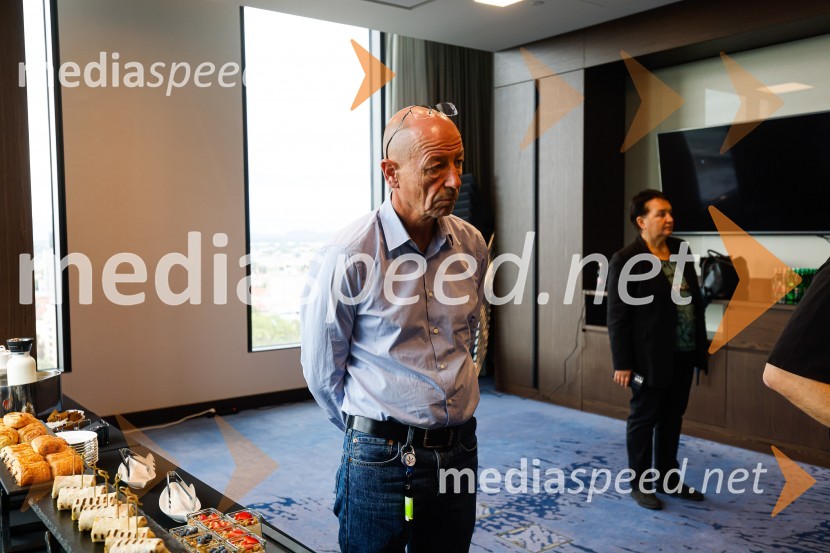 Popolna legalizacija konoplje je največja gospodarska priložnost za Slovenijo, tiskovna konferenca